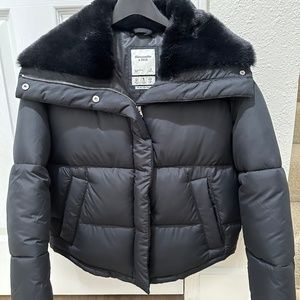 Abercrombie & Fitch Black Mini-Puffer with Faux Fur Collar XS